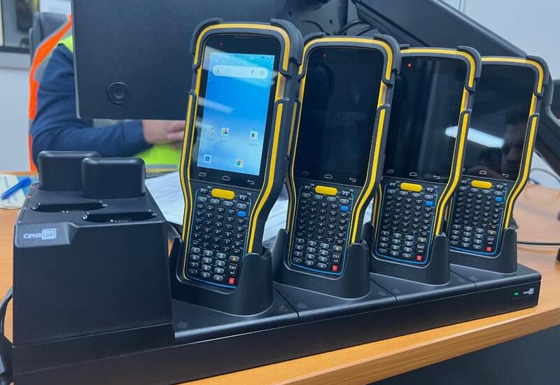 CipherLab docking and charging for cold-rated scanners