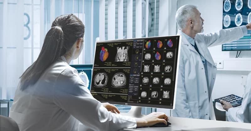 Clinical review monitors for radiology workflows